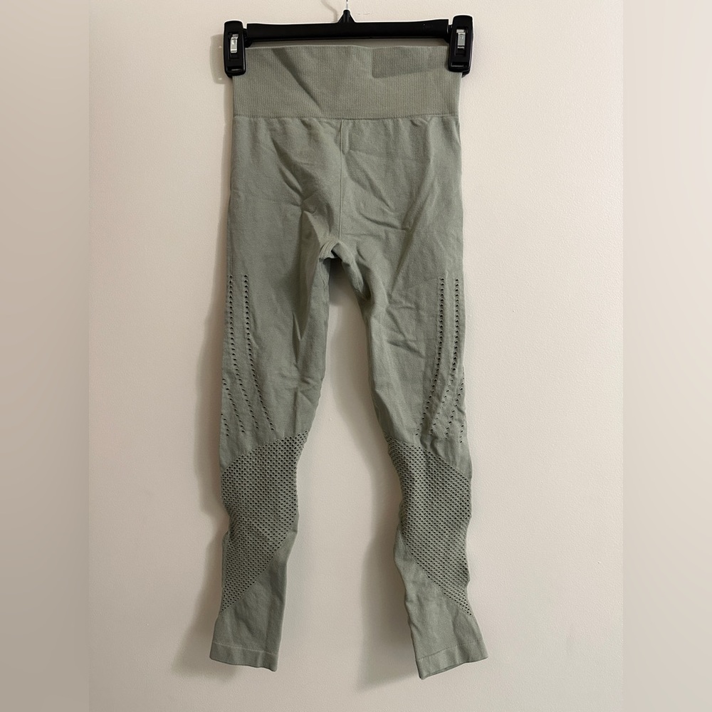 NWOT Tracy Anderson Green leggings Size M